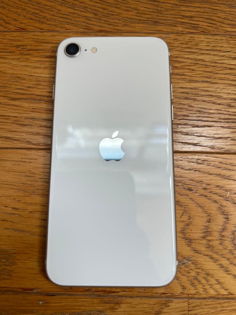 【送料無料】iPhone SE3 １２８ＧＢホワイト　箱と新品ガラスフィルム付き