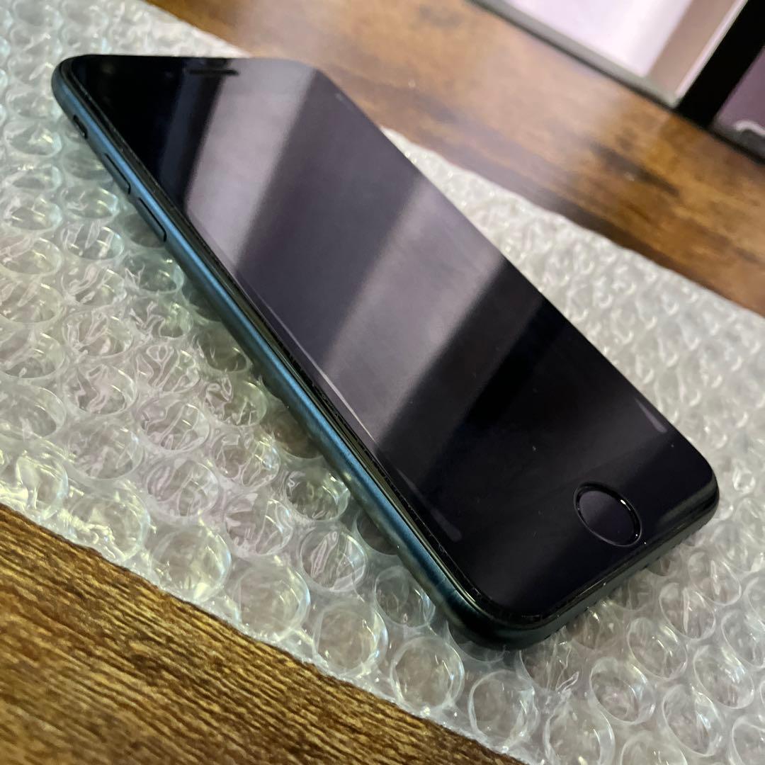 iPhone SE 第3世代　SIMフリー　SE3 MMYC3J/A