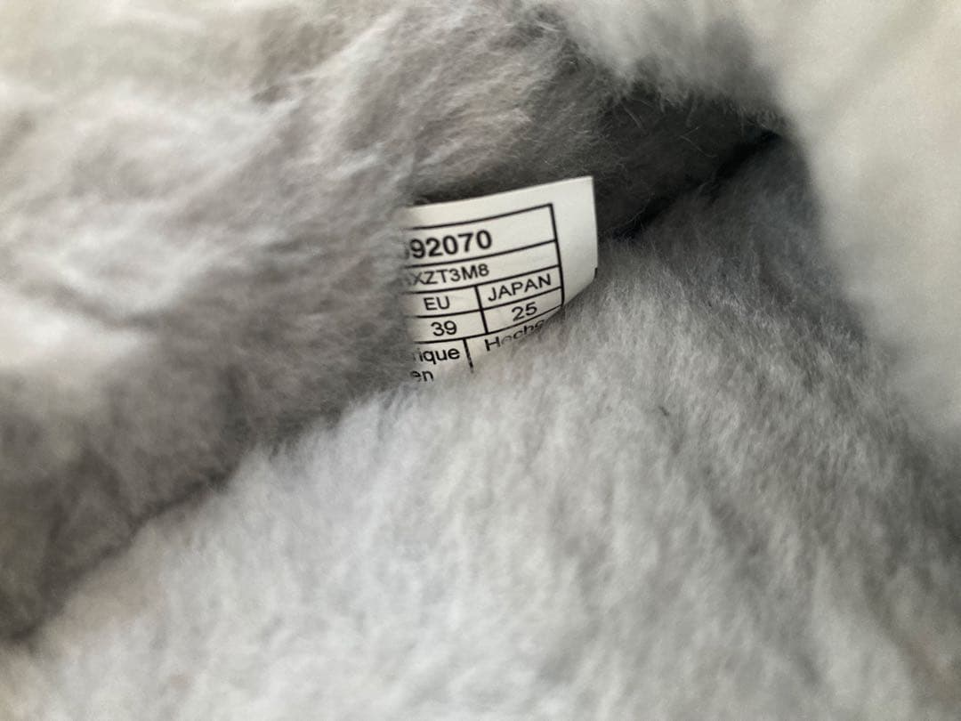 えりこ UGG グレー ストーン付き モカシン 39