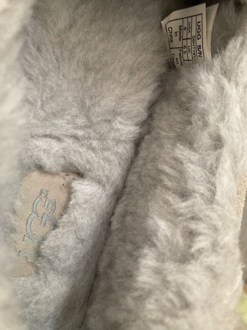 えりこ UGG グレー ストーン付き モカシン 39