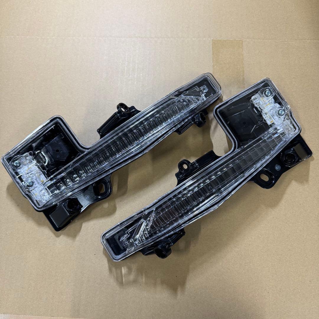 ☆新車外し プリウス アクア 純正アクセサリーランプ デイライト