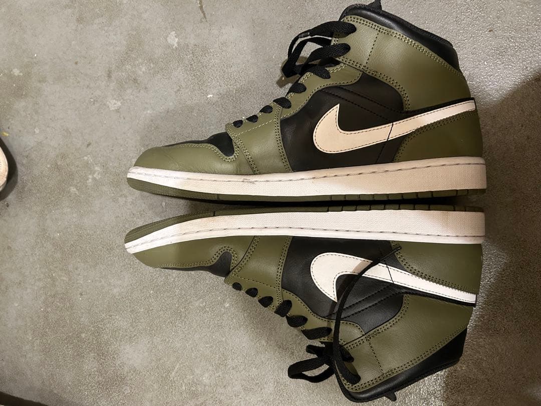 Nike Air Jordan 1 ブラック/オリーブ