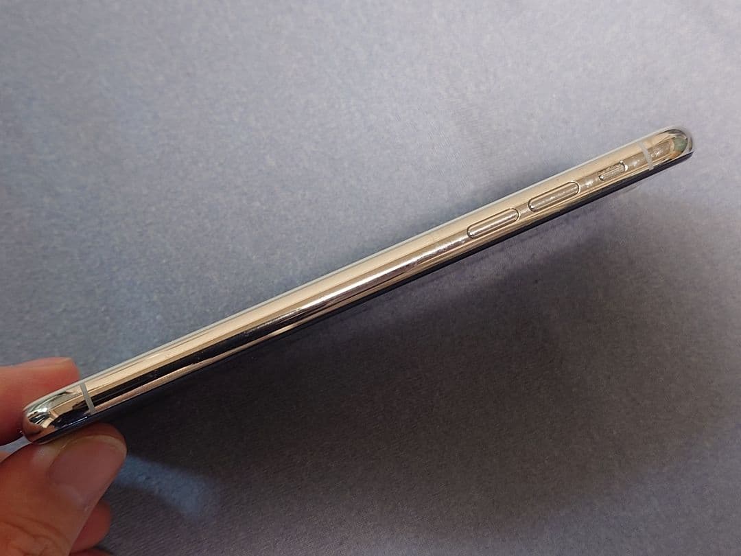 Apple iPhone Xs 256GB simフリー ホワイトシルバー