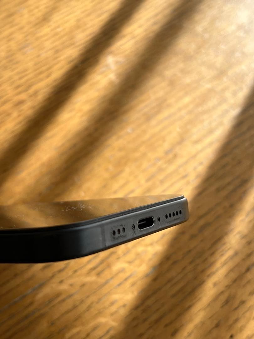 極美品 iPhone15 256GB ブラック