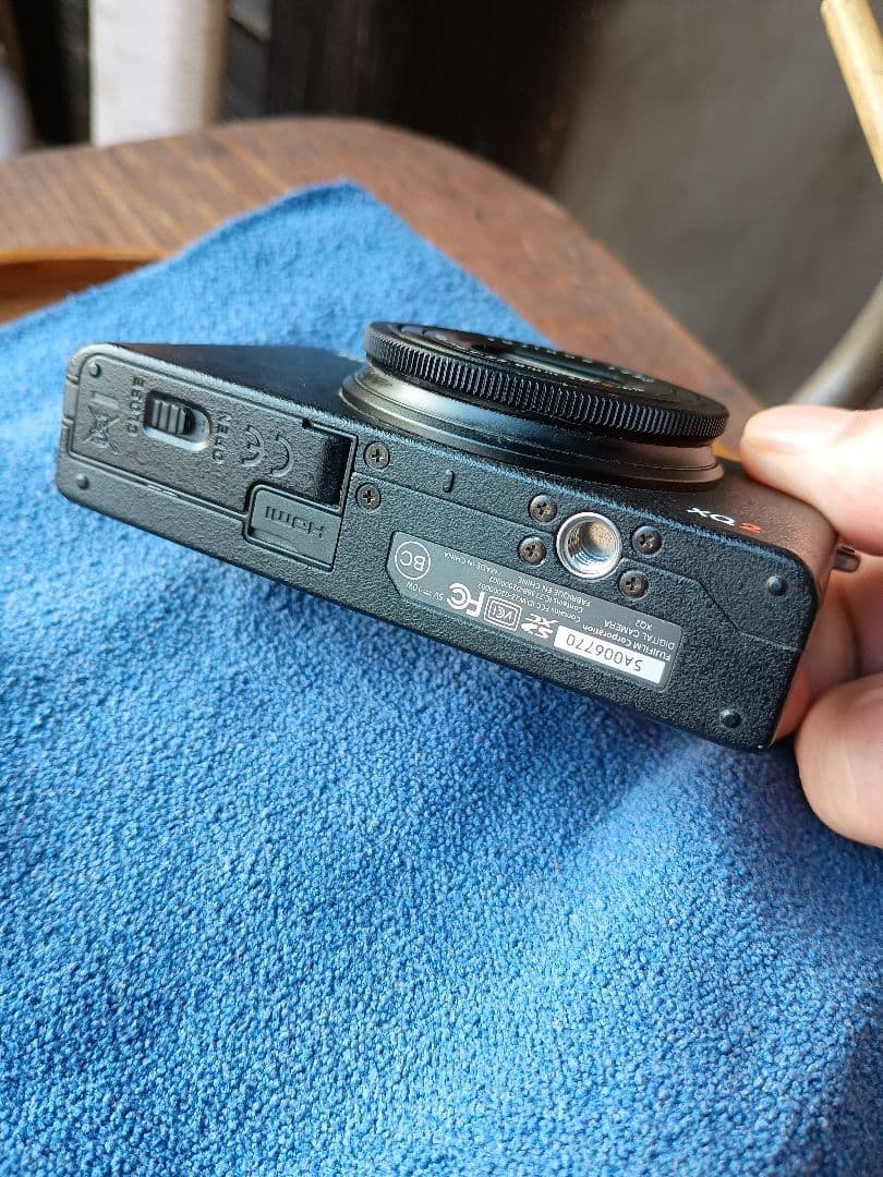 富士フィルム　XQ2　コンパクトデジタルカメラ　fujifilm