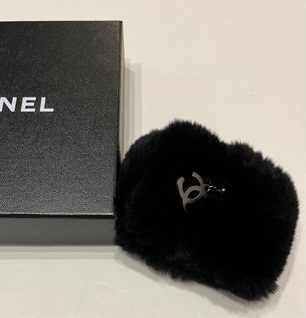 極美品☆シャネル ココマーク ファー　バングル ブレスレット ココチャーム付