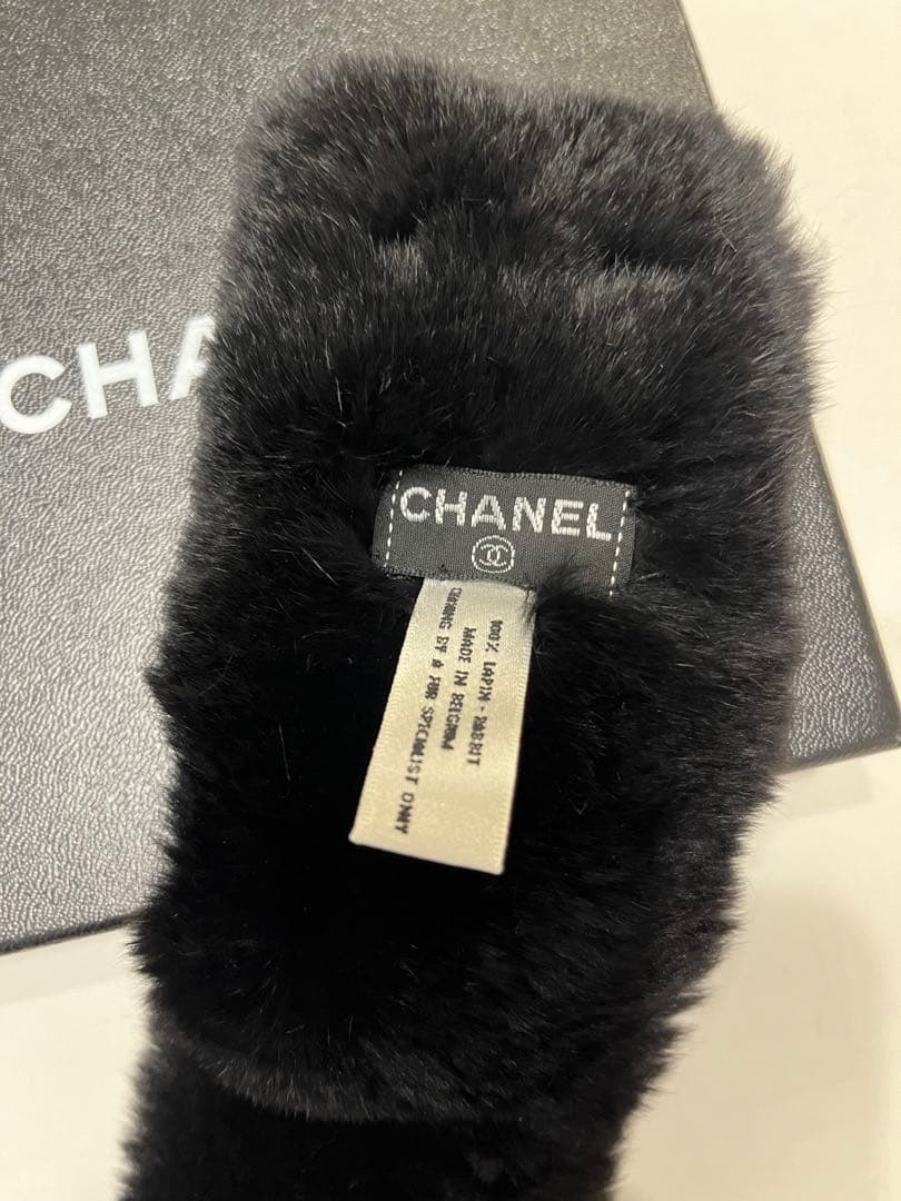 極美品☆シャネル ココマーク ファー　バングル ブレスレット ココチャーム付