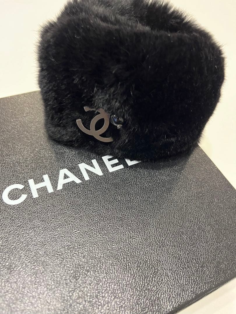 極美品☆シャネル ココマーク ファー　バングル ブレスレット ココチャーム付