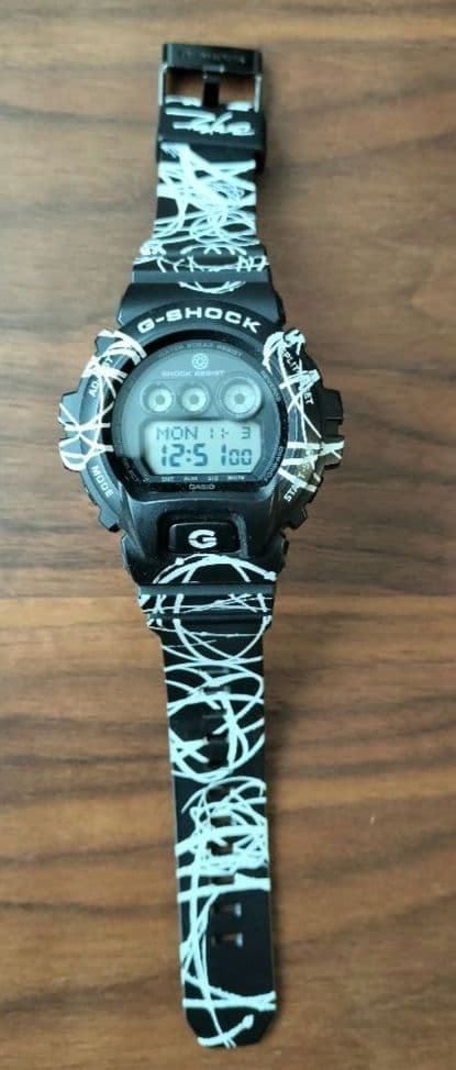 G-SHOCK FUTURA フューチュラ GD-X6900FTR-1JR