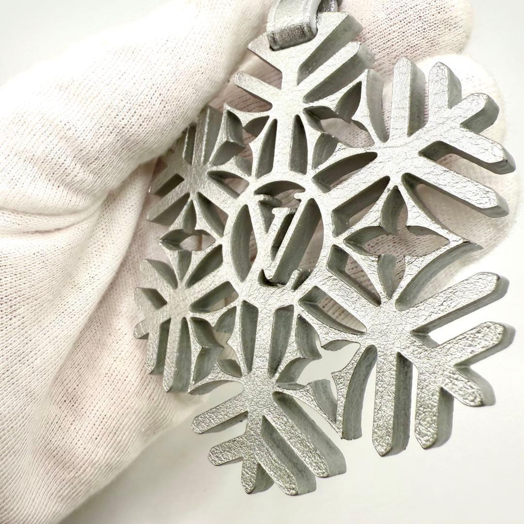 未使用級 ルイヴィトン バッグチャーム 日本限定 レア スノーフレーク 雪 結晶