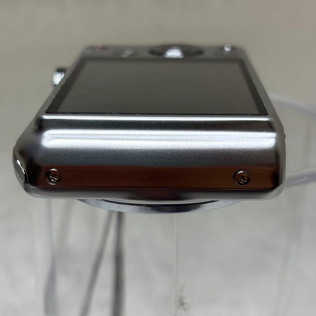 美品　CASIO カメラ　EX-Z770 充電器　箱　シルバー　コンデジ　動作品