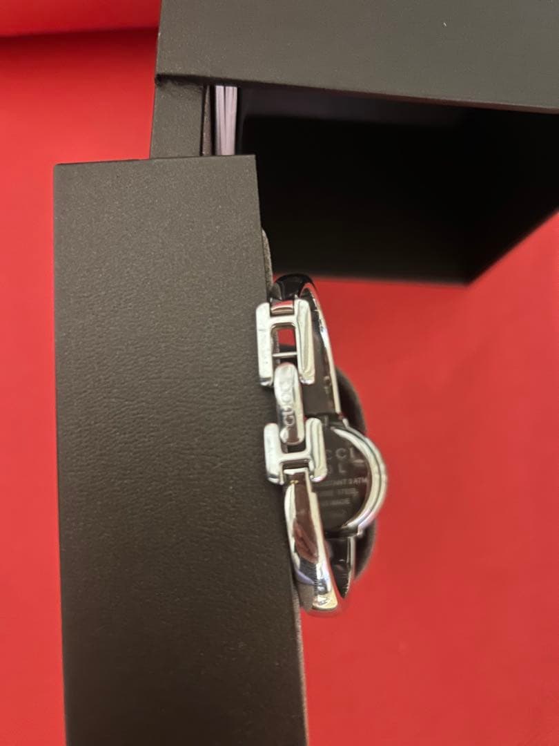 グッチ　GUCCI バングルウォッチ ブラック1400L