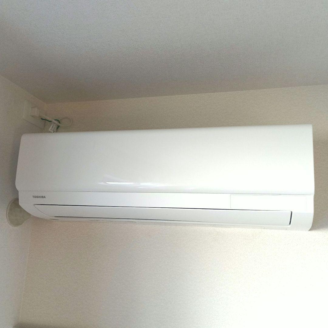 ②東芝　ルームエアコン　RAS-J221M(W) 2022年製　 6畳