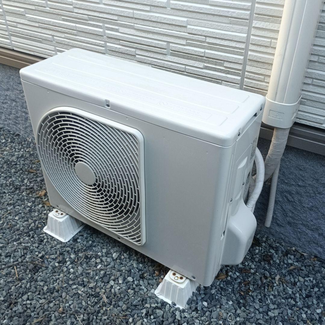 ②東芝　ルームエアコン　RAS-J221M(W) 2022年製　 6畳