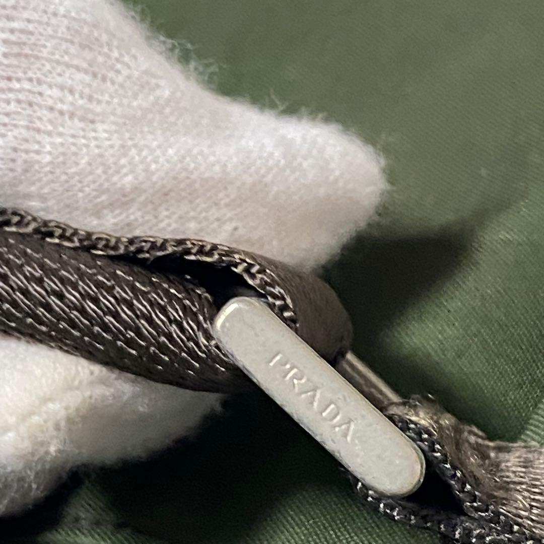 PRADA プラダ 三角ロゴ ドラム型 ショルダーバッグ ボンサック カーキ系