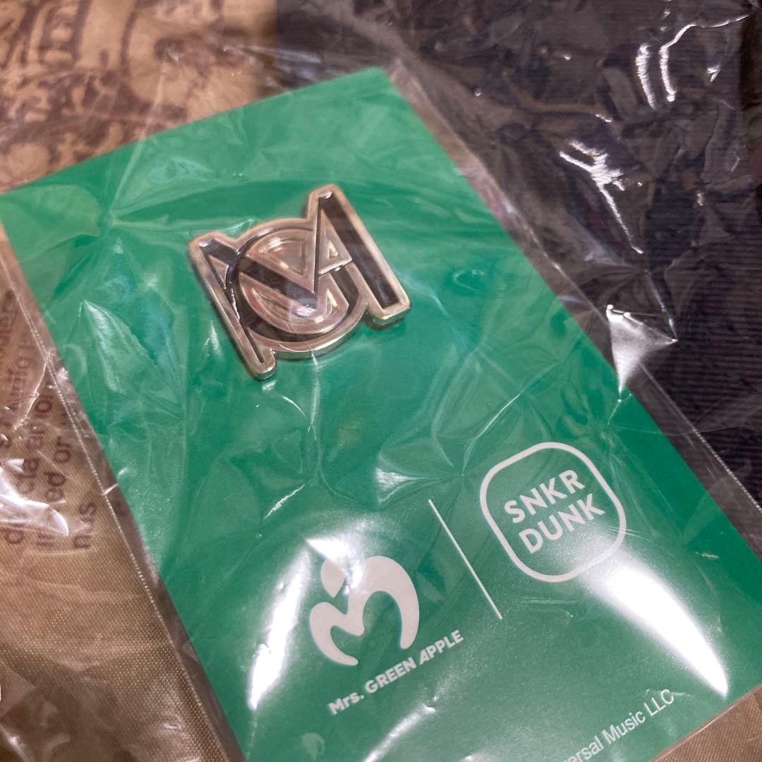 ミセス　 NEW ERA 9THIRTY MGA CAP ピンズ付