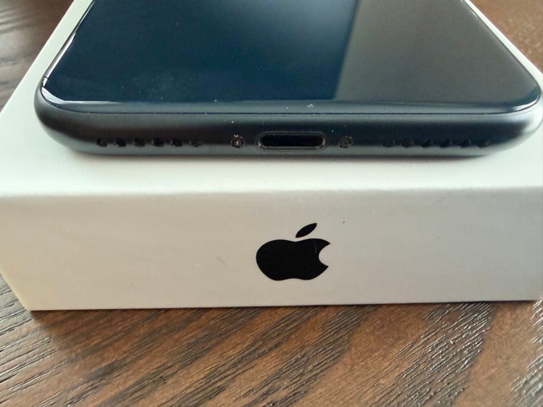 Apple iPhone SE第3世代 64GB バッテリー84％