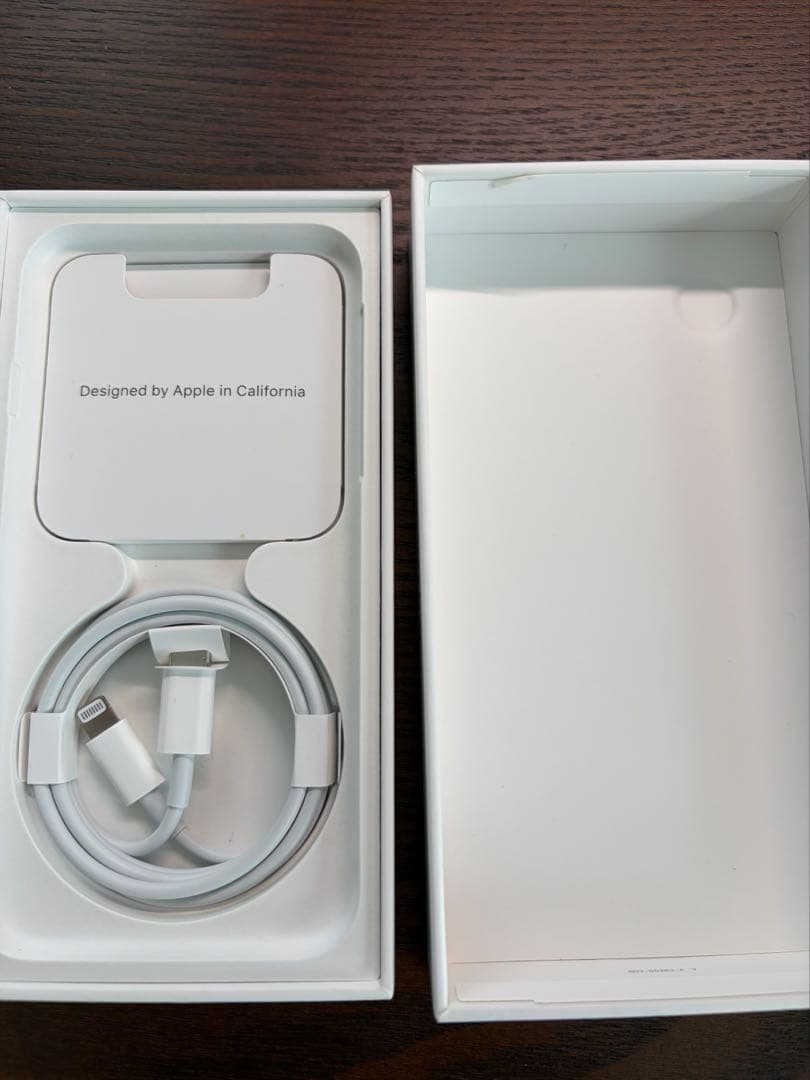 Apple iPhone SE第3世代 64GB バッテリー84％