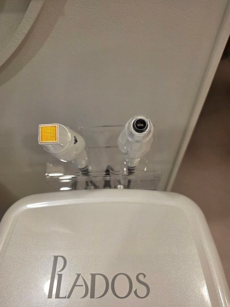 値下げ!Plados 美顔器 2つのケアヘッド付き