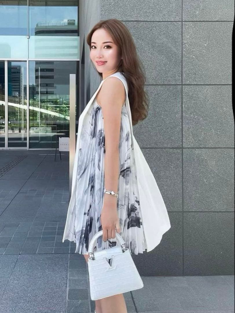 即完売品★シェリエ★ホワイトノースリーブミニワンピース