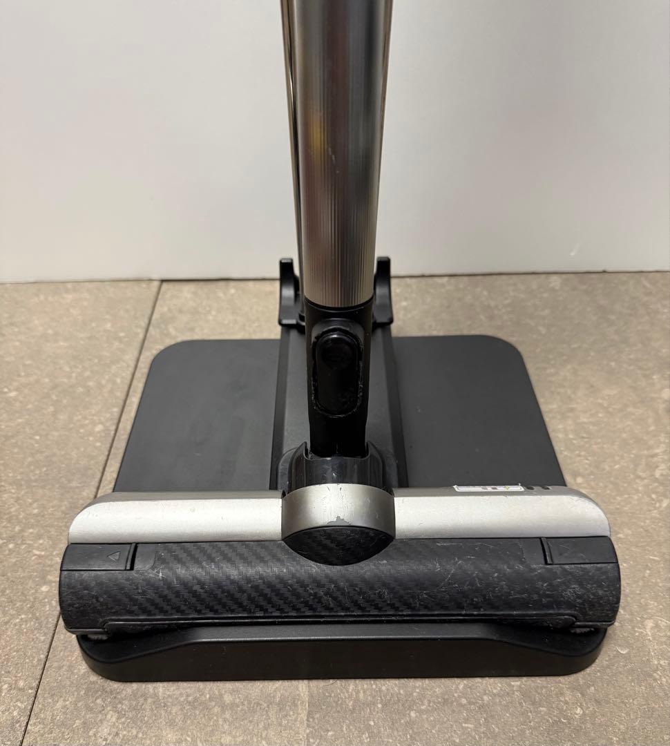 東芝◇コードレスクリーナー トルネオV◇シャイニーシルバー