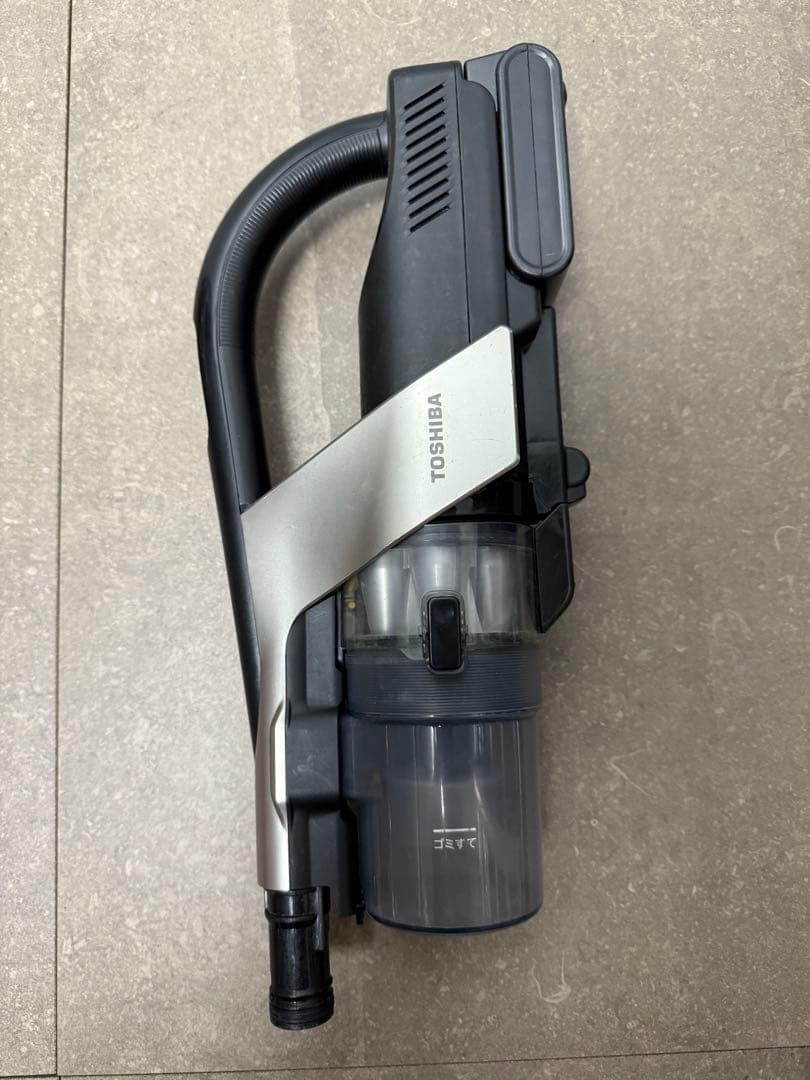 東芝◇コードレスクリーナー トルネオV◇シャイニーシルバー