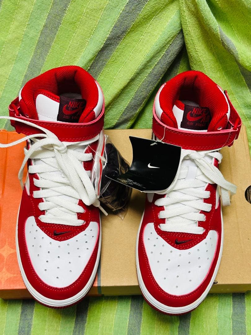 新品未使用Nike Air Force1 エアフォース ハイカット バレンタイン
