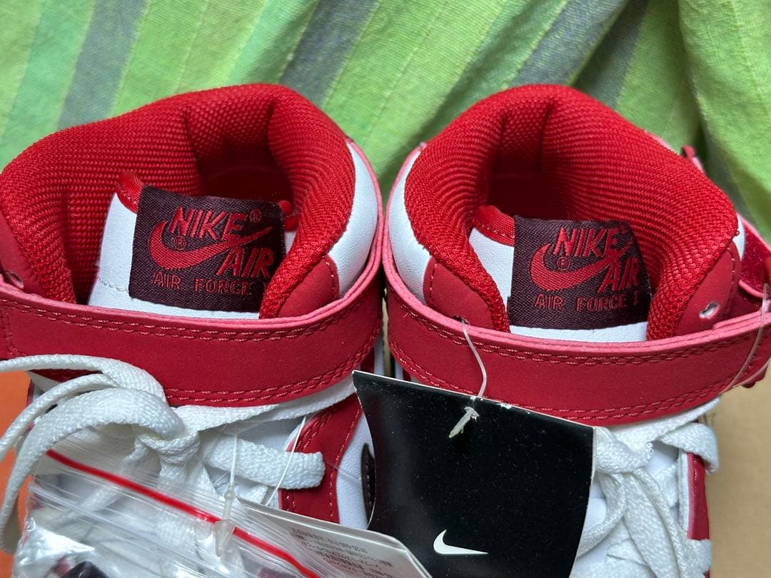 新品未使用Nike Air Force1 エアフォース ハイカット バレンタイン