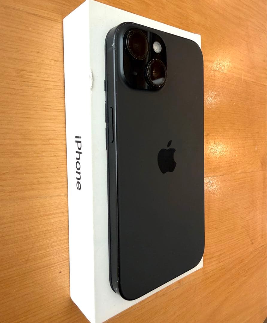 Apple iPhone 15 ブラック 本体 箱付き　256GB