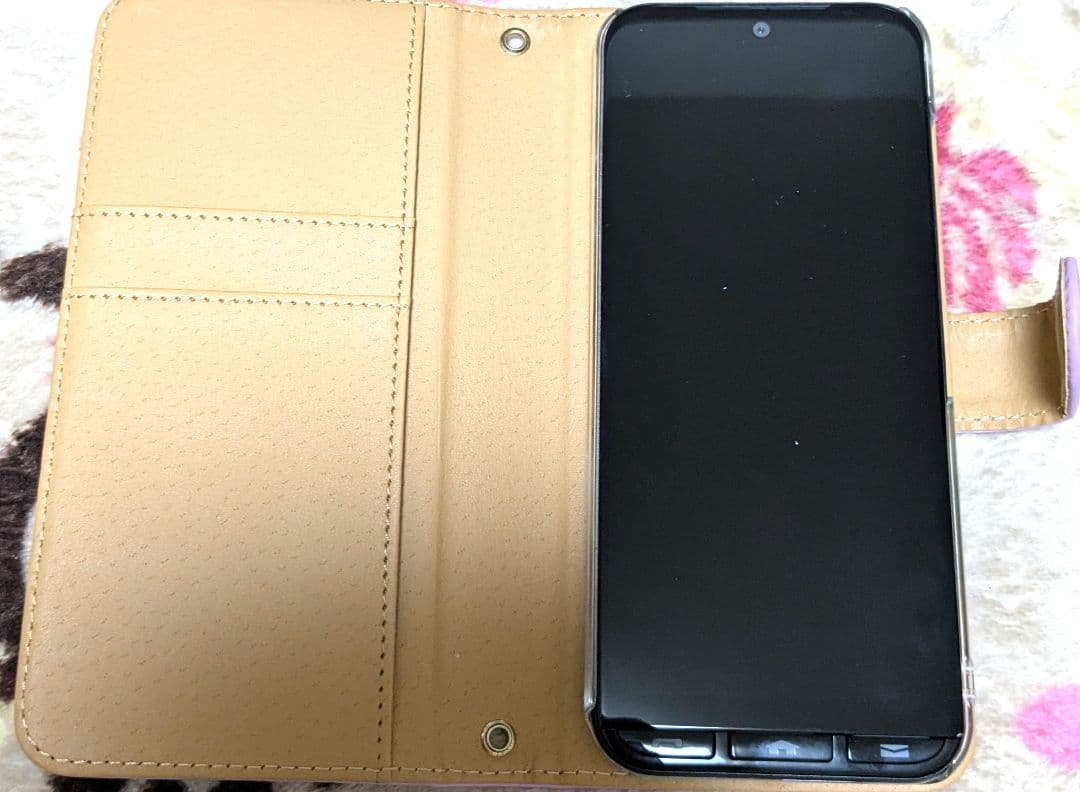 かんたんスマホ3 シルバー スマートフォン カバー付き　A205KC