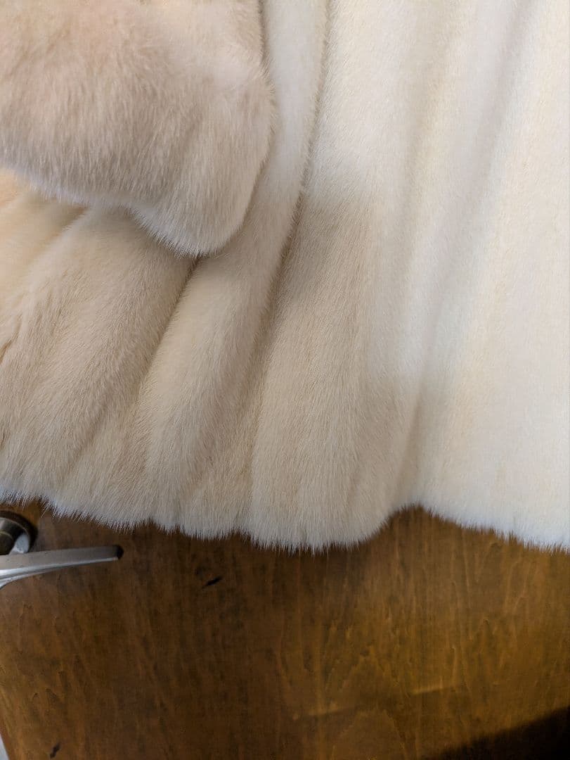 KHさん専用、寒さ対策クリーム色ファーコート ボタン付き