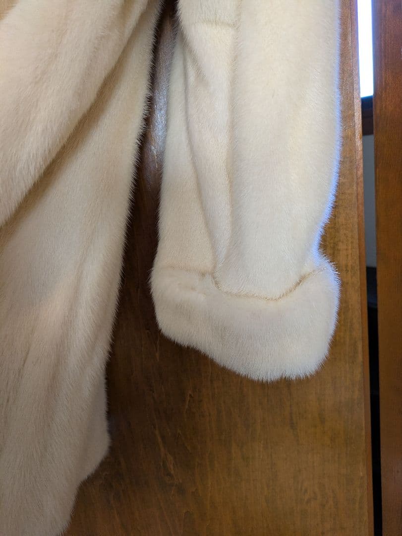 KHさん専用、寒さ対策クリーム色ファーコート ボタン付き