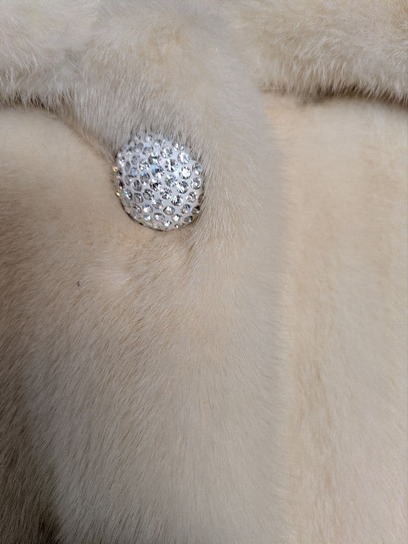 KHさん専用、寒さ対策クリーム色ファーコート ボタン付き