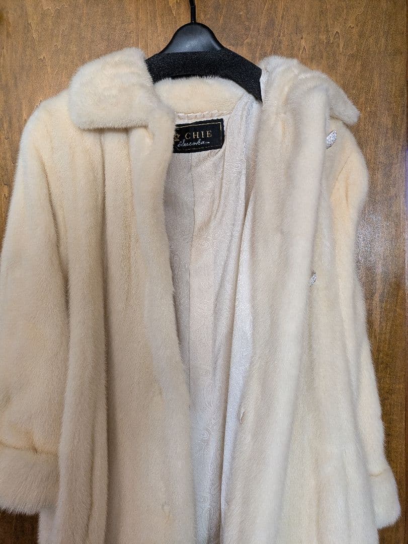 KHさん専用、寒さ対策クリーム色ファーコート ボタン付き