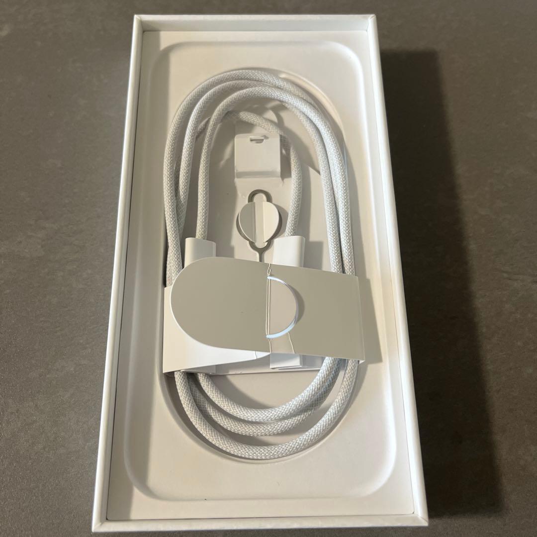 【美品】iPhone16 128GB SIMフリー 本体ホワイト利用制限◯即発送