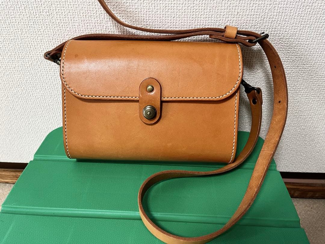 本革レザーショルダーバッグ