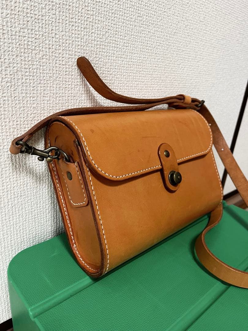 本革レザーショルダーバッグ