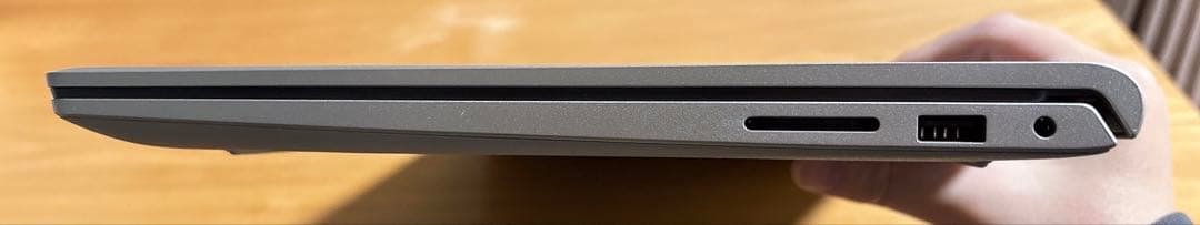 Dell Inspiron 15 3520/8GB/純正AC付き ＋おまけ付き‼️