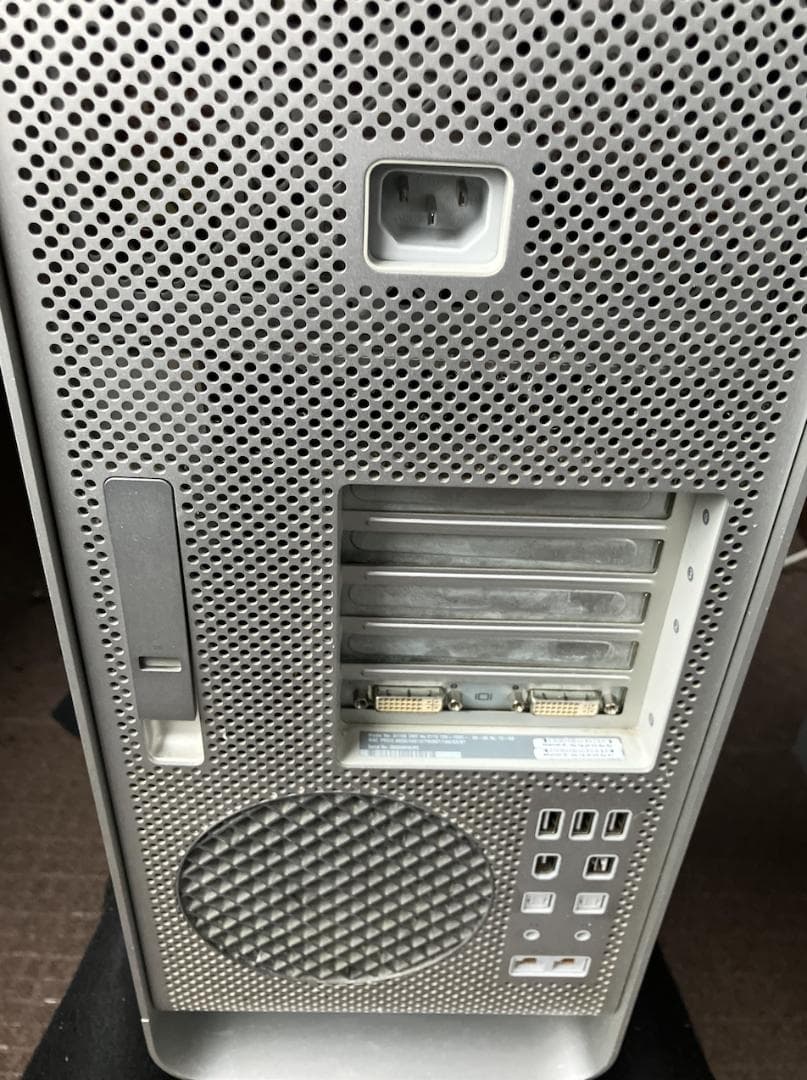 Mac Pro 2006 A1186 ジャンク品ATI Radeon付動作未確認