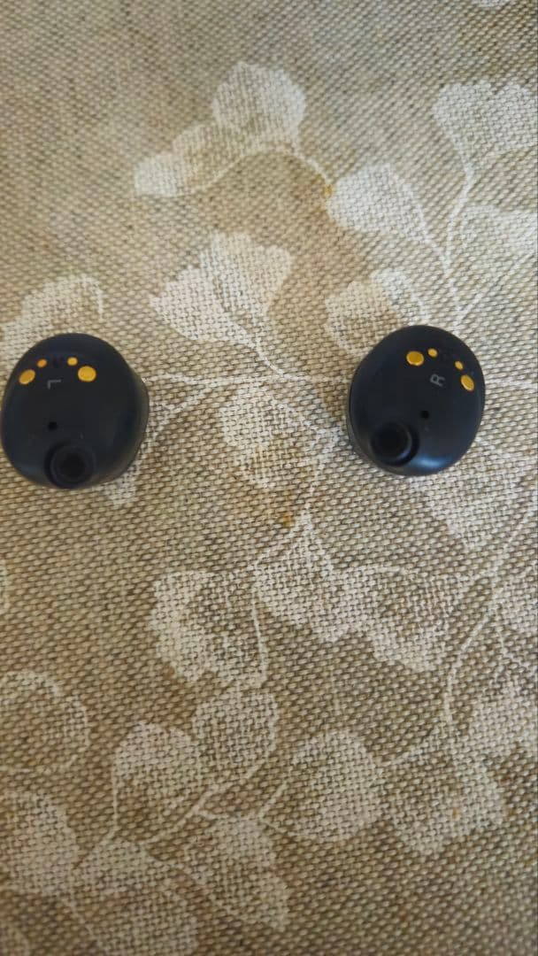 Bowers & Wilkins PI8 ワイヤレスイヤホン　中古美品