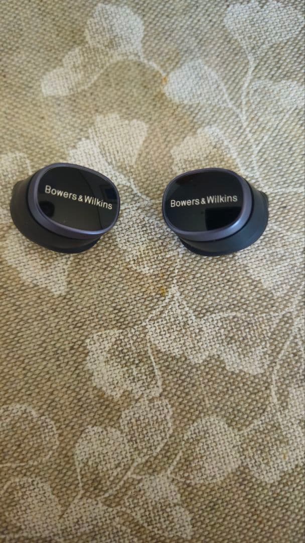 Bowers & Wilkins PI8 ワイヤレスイヤホン　中古美品