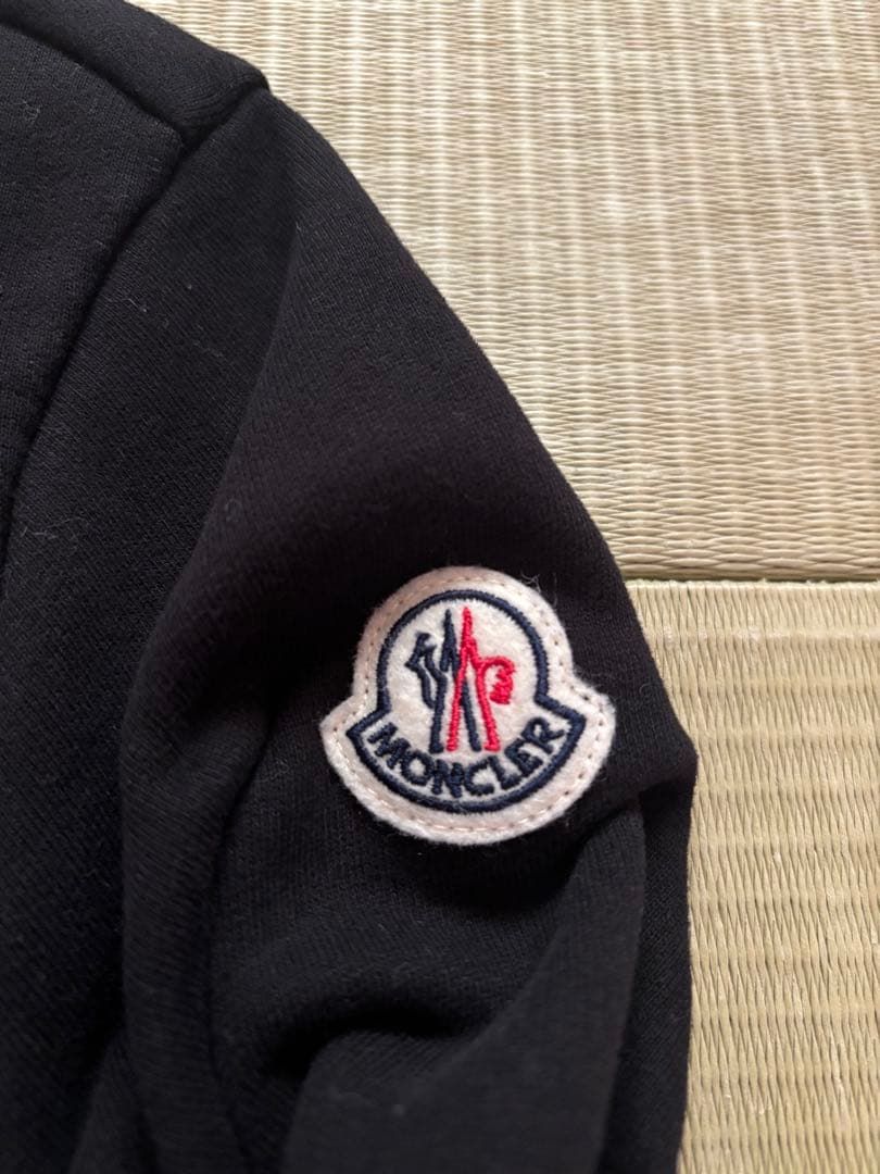 Moncler モンクレール　メンズ　トレーナー