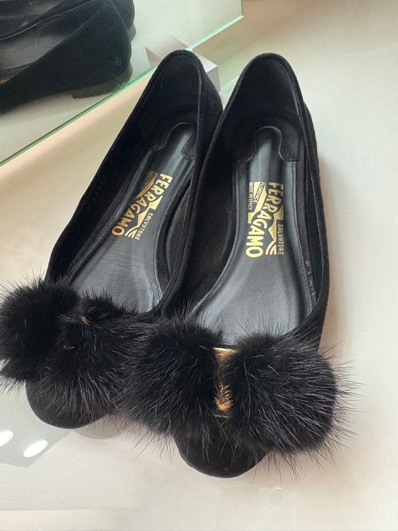 Ferragamo ブラックファーバレエシューズ 51/2 本日値下げ