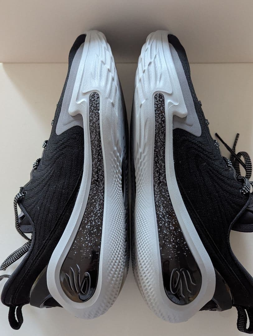 き*ぃ様 バスケットボールシューズ 黒 カリー12