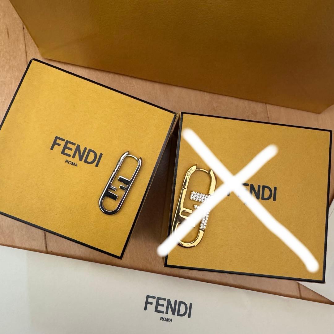 ⭐︎TUNA⭐︎ フェンディ オーロックピアス