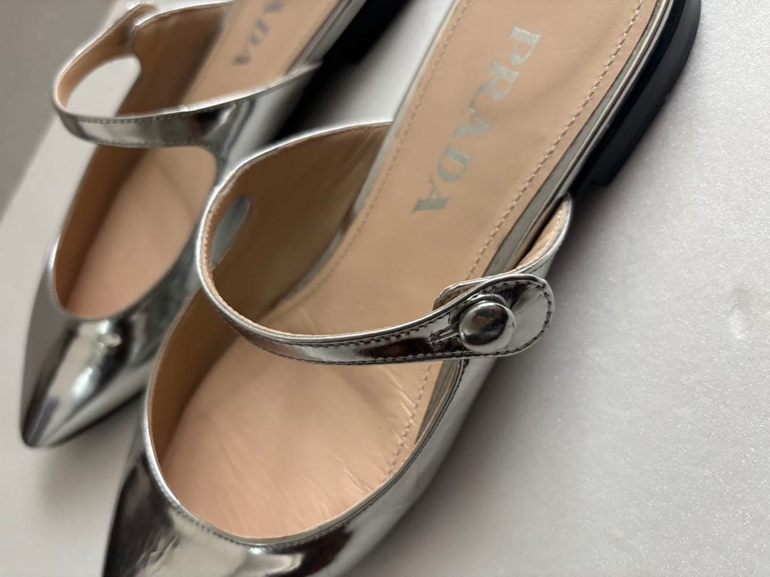美品　プラダ　PRADA メリージェーン　フラットミュール　シルバー　36.5