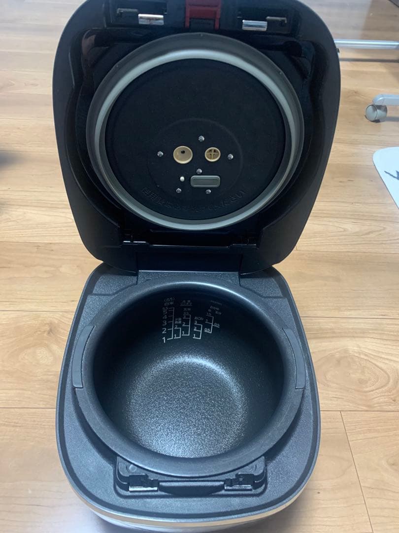 TIGER 圧力IH炊飯ジャーJPC-G100 5.5合炊き2023年製