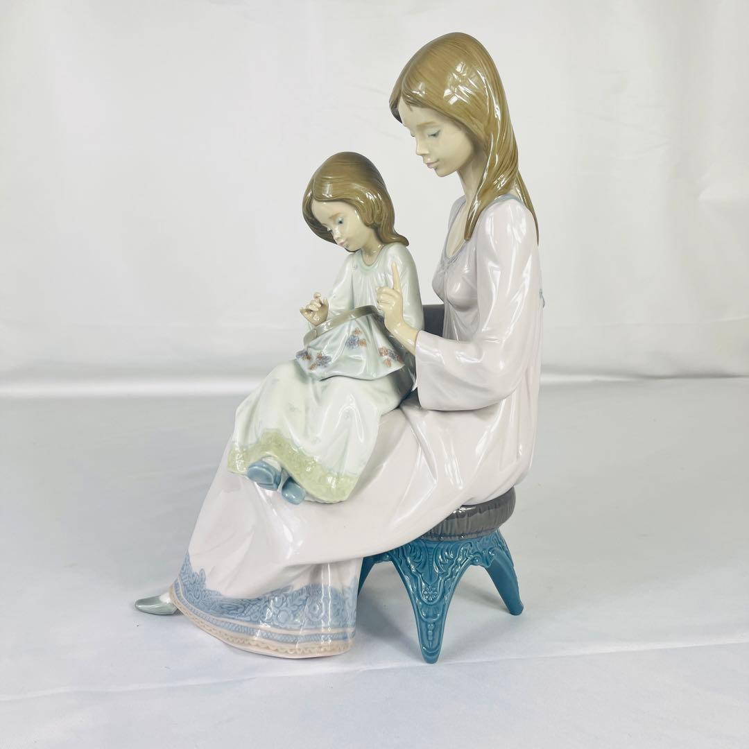 Lladro リヤドロ 陶器人形 刺繍のお手伝い 型番5767 西洋陶器