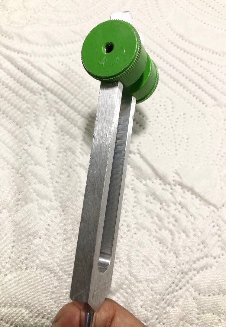 アキュトニクス　コズミックチューン　惑星音叉　キロン　ミドルヘヴィーフォーク