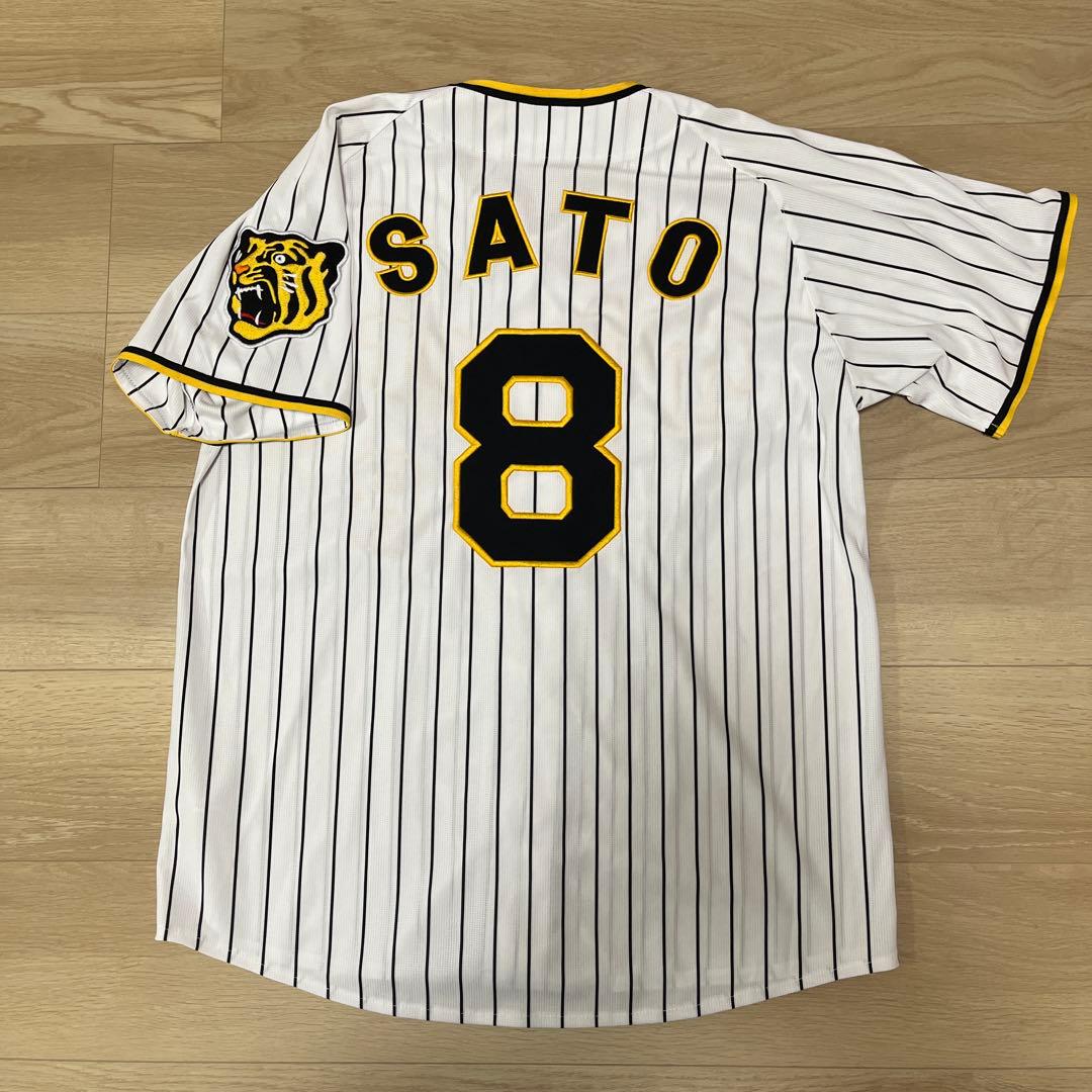 阪神タイガース　佐藤輝明　ホームユニフォーム　刺繍ユニフォーム